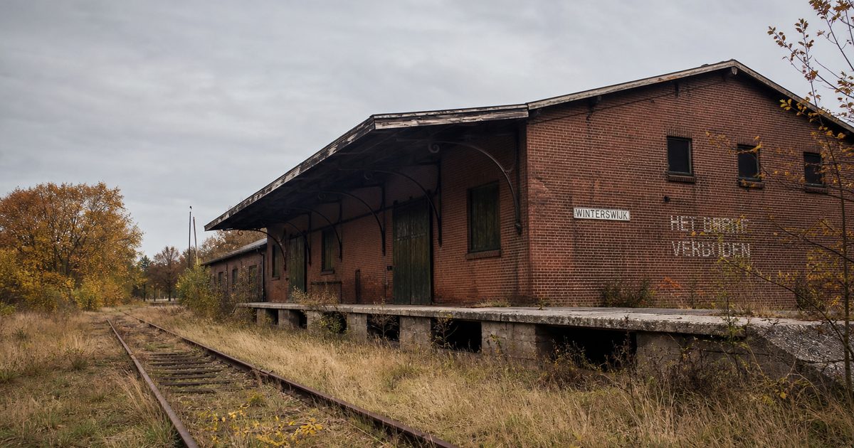 Stationsemplacementen zonder spoorverhaal: waarom juist goederenloodsen, laadperrons en rangeerterreinen nog veel zeggen over de Achterhoek